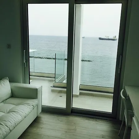 Seafront Penthouse Apartament *