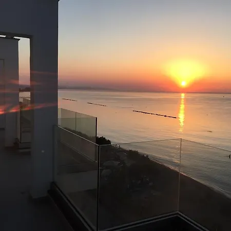 Apartament Seafront Penthouse *