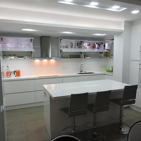 Апартаменты Seafront Penthouse *